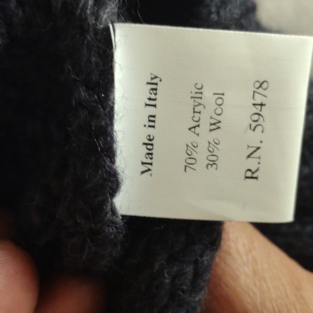 Ladies Navy heavyweight sweater L/XL. NWOT. - Picture 3 of 12